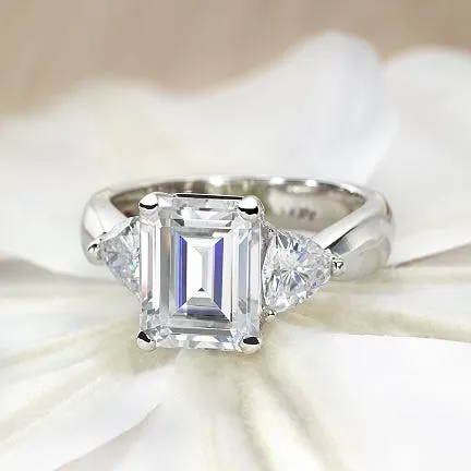 Nathalie Betito of Venazia Haute-Couture draws inspiration from the Art Deco era. Her geometric Camarie ring is a prime example