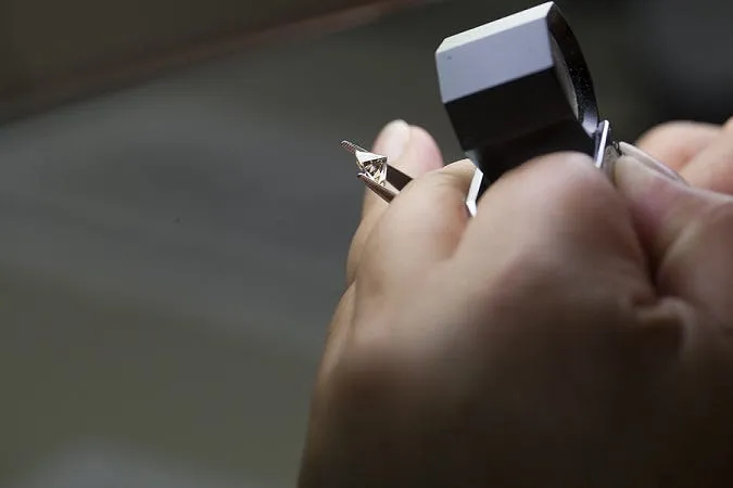 moissanite being graded