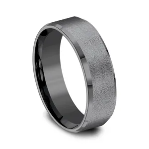 Beveled Edge Textured Men's Wedding Ring image, 