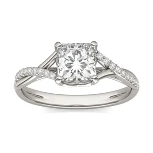 Princess Signature Twisted Side-Stone image, 