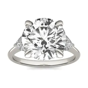 Round Brilliant Claw Prong Trillion Three-Stone image, 