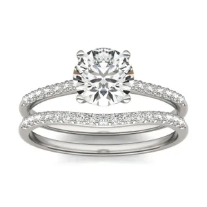 Round Brilliant Signature Petite Side-Stone Bridal Set image, 