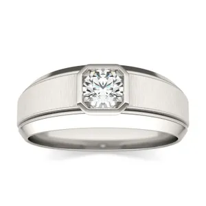 Round Brilliant Hero Signature Solitaire image, 