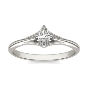 Oval Petite Kite Set Tapered Ring image, 