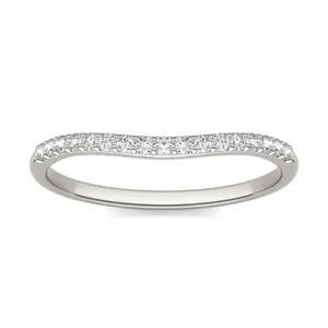 Round Brilliant Signature Petite Side-Stone Petite Matching Band image, 