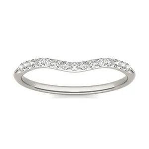 Round Brilliant Signature Accented Halo Classic Matching Band image, Round Brilliant Signature Accented Halo Classic Matching Band