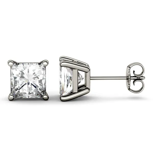 Princess Four-Prong Basket Stud