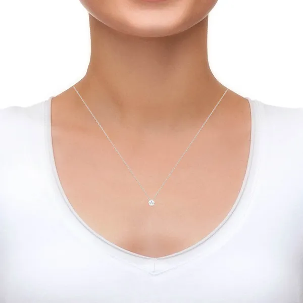 Round Brilliant Solitaire Pendant