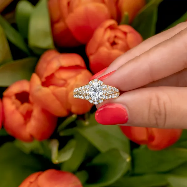 Oval Signature Pavé Accented Halo