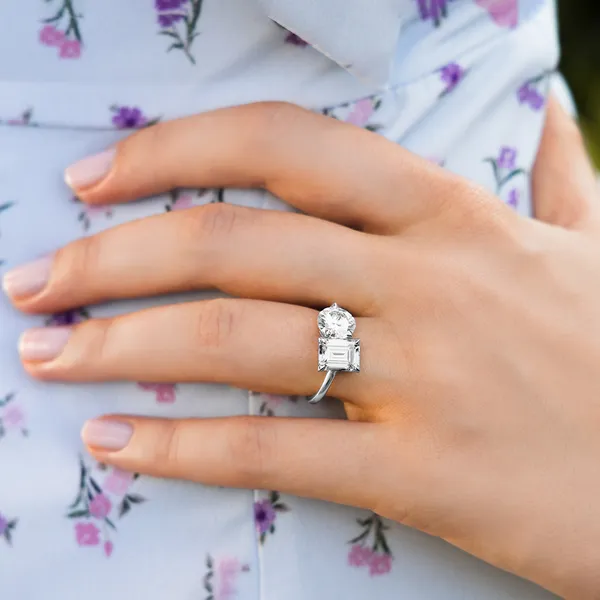 Round Brilliant and Emerald Toi et Moi Engagement Ring