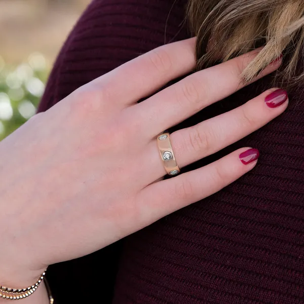 Signature Star Wedding Ring