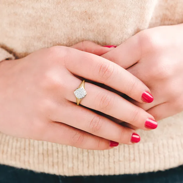 Signature Kite Cluster Signet Ring