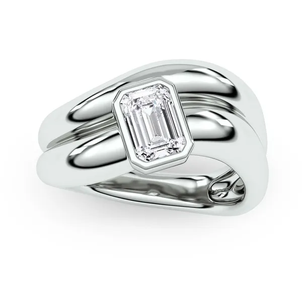 Emerald Tidal Fashion Ring