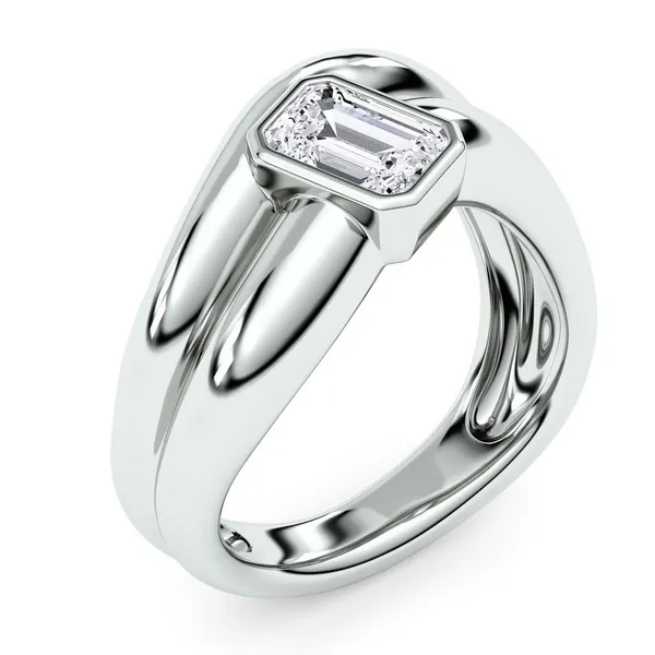 Emerald Tidal Fashion Ring