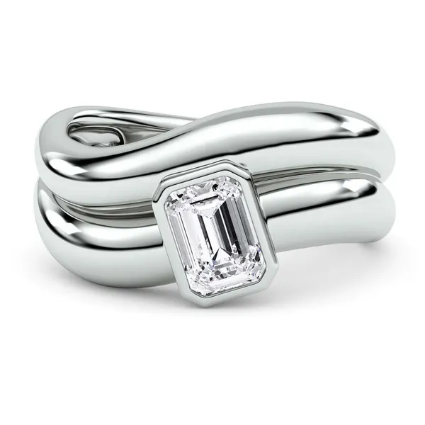 Emerald Tidal Fashion Ring